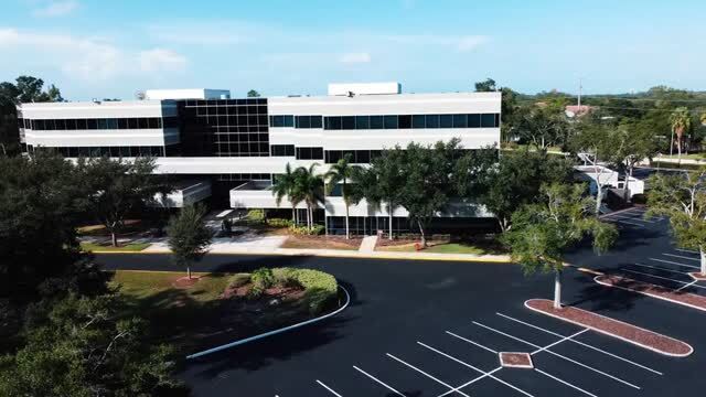 101 Southhall Ln, Maitland, FL à louer - Vidéo sur l’inscription commerciale - Image 2 de 11