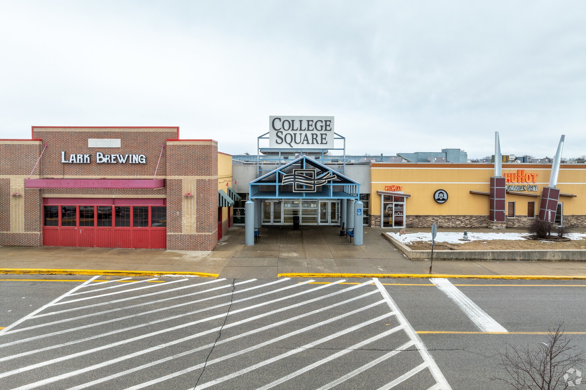 6301 University Ave, Cedar Falls, IA for lease Primary Photo- Image 1 of 6