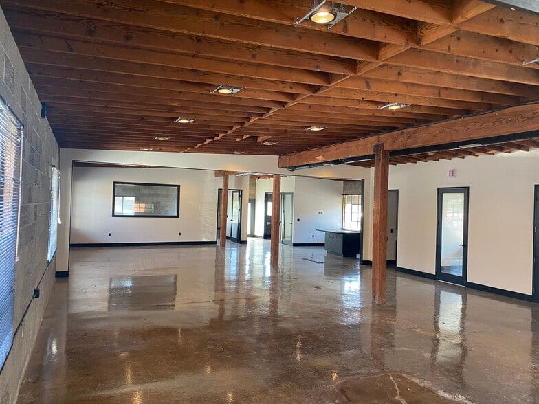 607 E El Segundo Blvd, El Segundo, CA for lease - Building Photo - Image 2 of 11