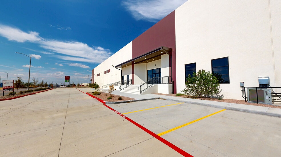 172 Interamerica Blvd, Laredo, TX for lease - Matterport 3D Scan - Image 2 of 53