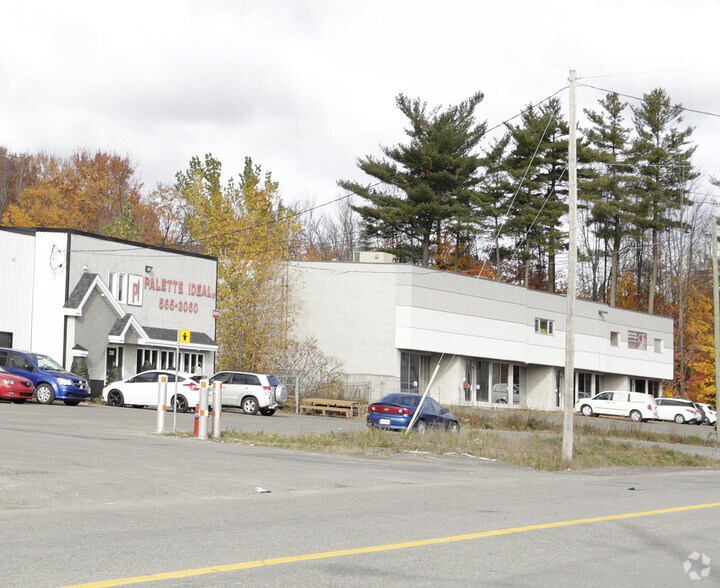 342-350 Boul Roland-Godard, Saint-Jérôme, QC à louer - Photo du bâtiment - Image 2 de 2