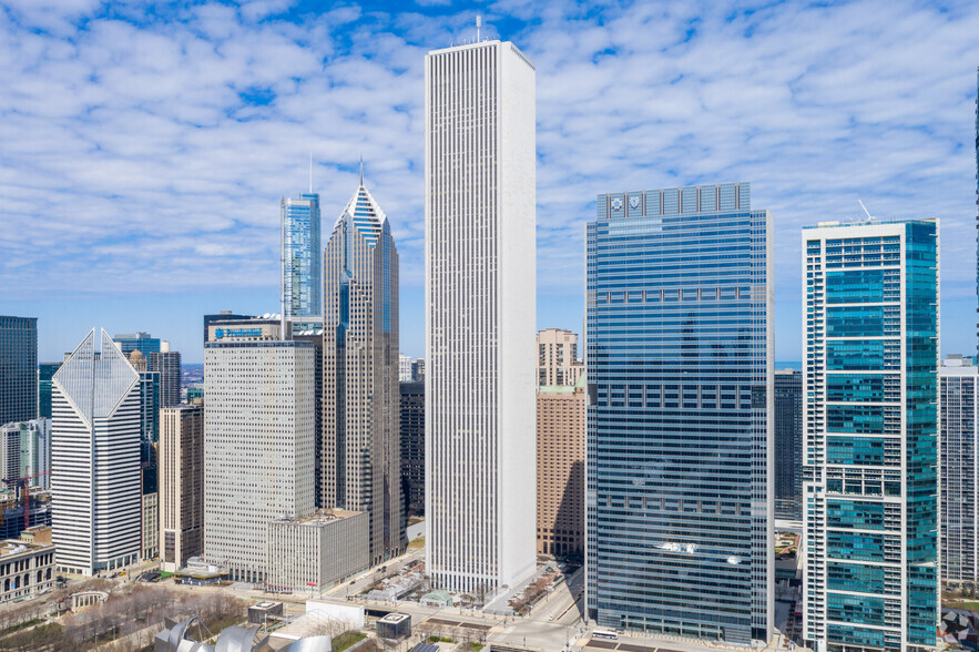 200 E Randolph St, Chicago, IL à louer - Photo du bâtiment - Image 1 de 25