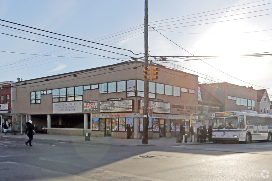 101-05 Lefferts Blvd, Richmond Hill, NY à vendre - Photo principale - Image 1 de 1