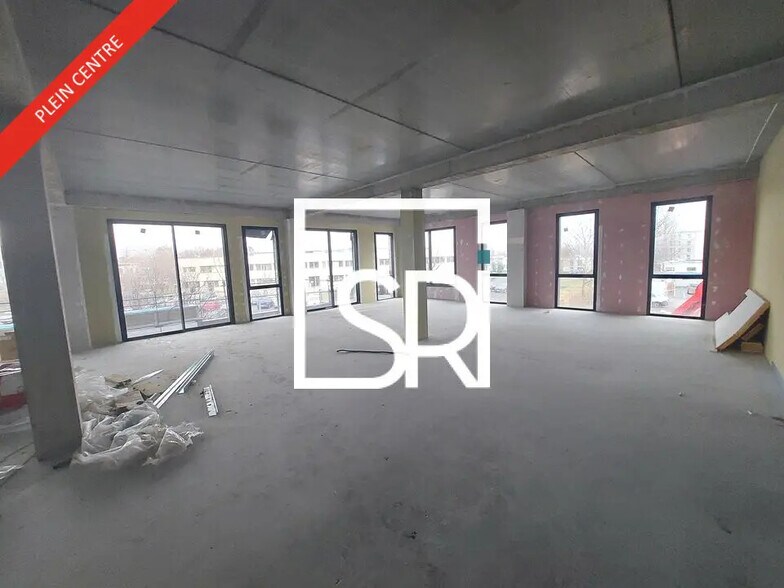 Bureau dans Clermont-Ferrand à louer - Photo du bâtiment - Image 3 de 20