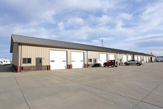 Plus de détails pour 1300-1310 N 14th St, Indianola, IA - Industriel à louer