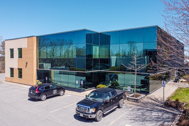 Plus de détails pour 15 Fitzgerald Rd, Ottawa, ON - Bureau à louer