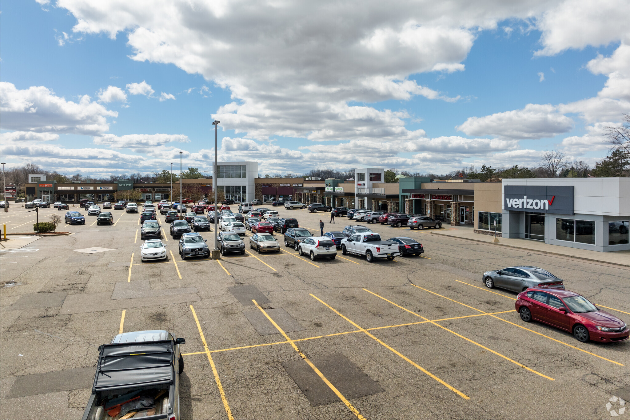 5015-5063 W Main St, Kalamazoo, MI for sale Primary Photo- Image 1 of 1