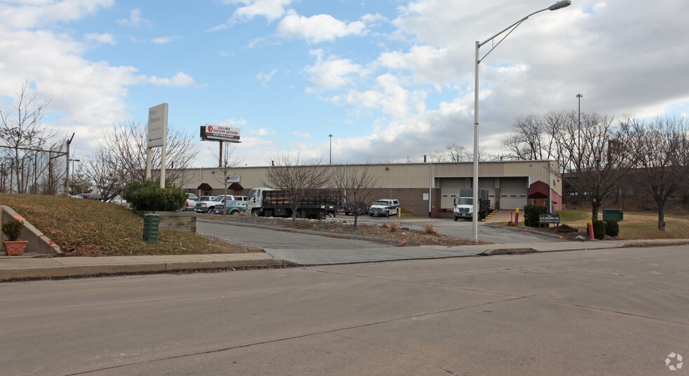 1221 Bernard Dr, Baltimore, MD for sale - Building Photo - Image 3 of 5