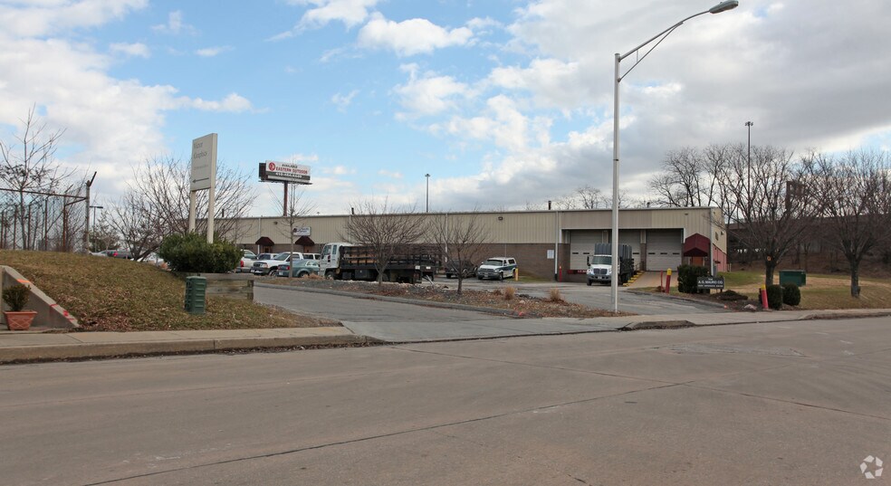 1221 Bernard Dr, Baltimore, MD à vendre - Photo du bâtiment - Image 3 de 5