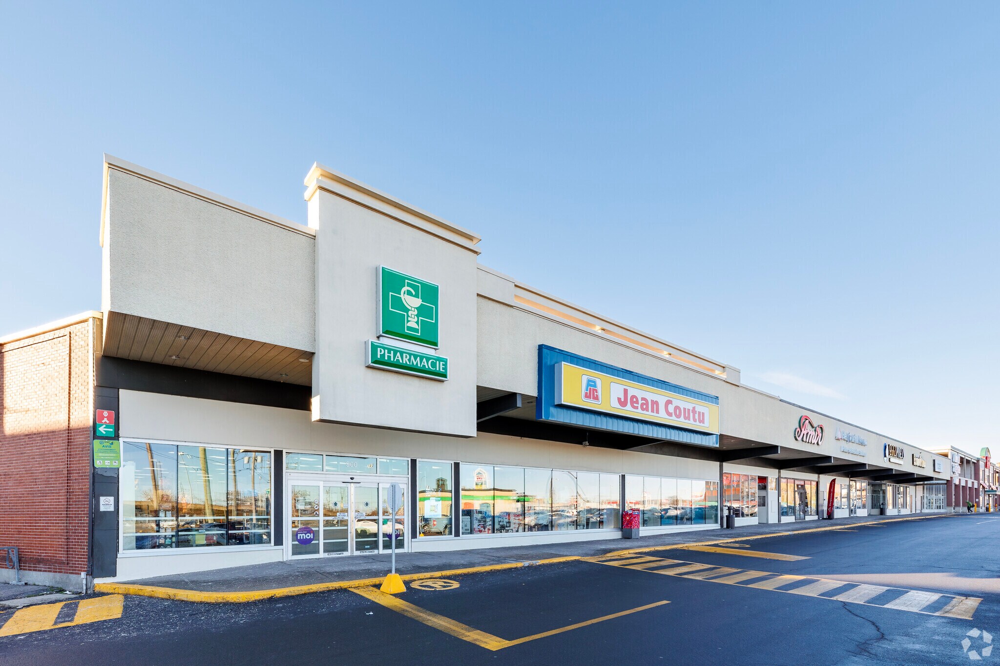 900-960 Ch Herron, Dorval, QC for sale Primary Photo- Image 1 of 1