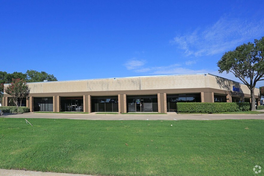 10338-10382 Miller Rd, Dallas, TX à louer - Photo du bâtiment - Image 2 de 9