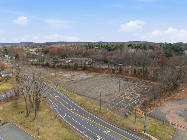 Plus de détails pour 808 Talcottville Rd, Vernon, CT - Terrain à louer