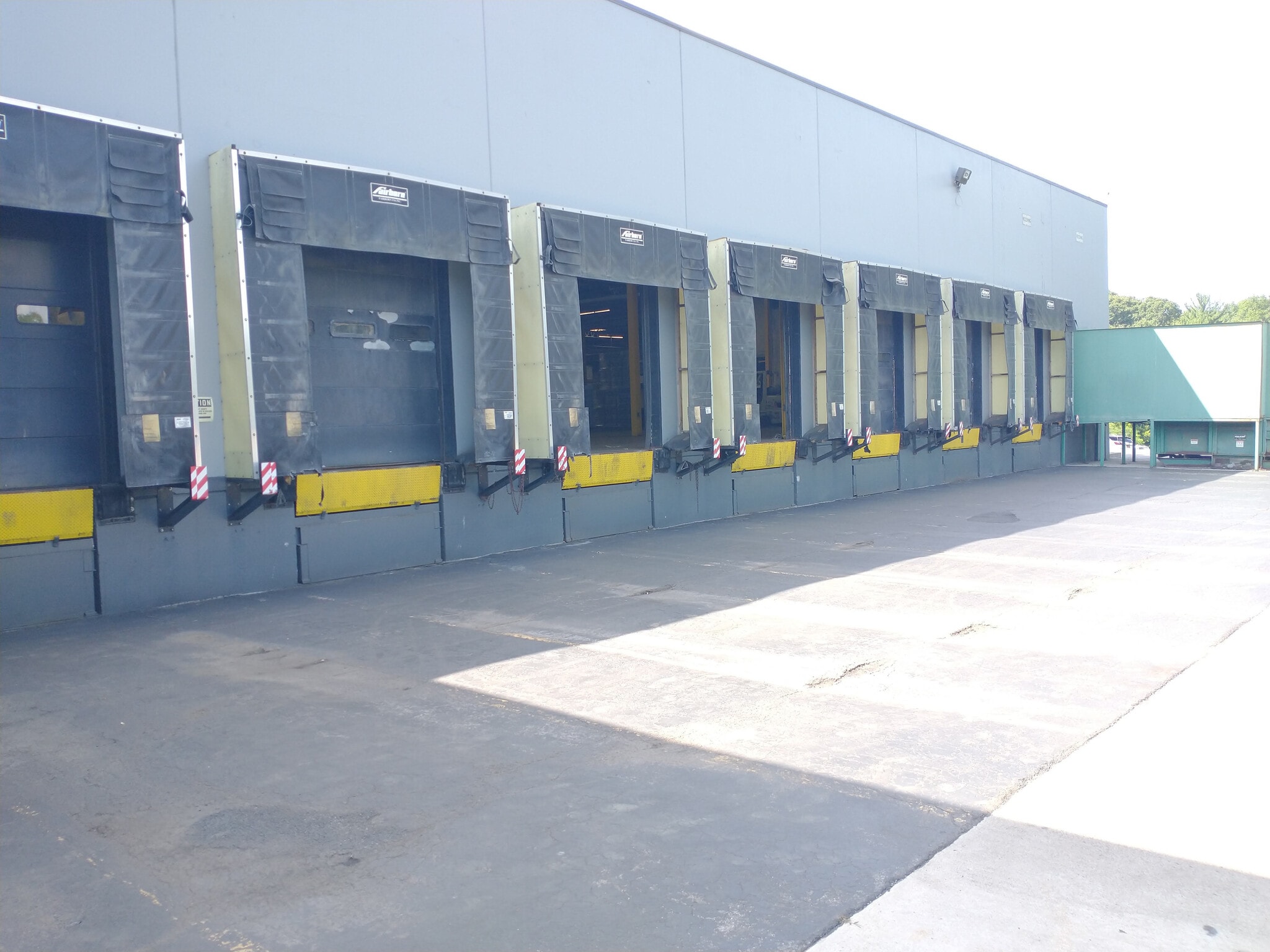 900 W Linden Ave, Rochester, NY for lease Building Photo- Image 1 of 4