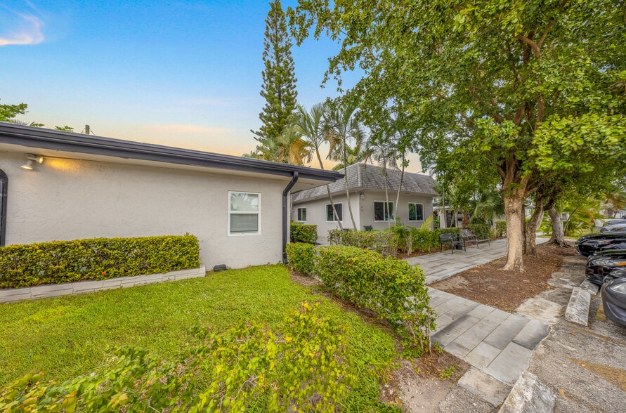 1835 Wilson St, Hollywood, FL for sale - Building Photo - Image 3 of 28