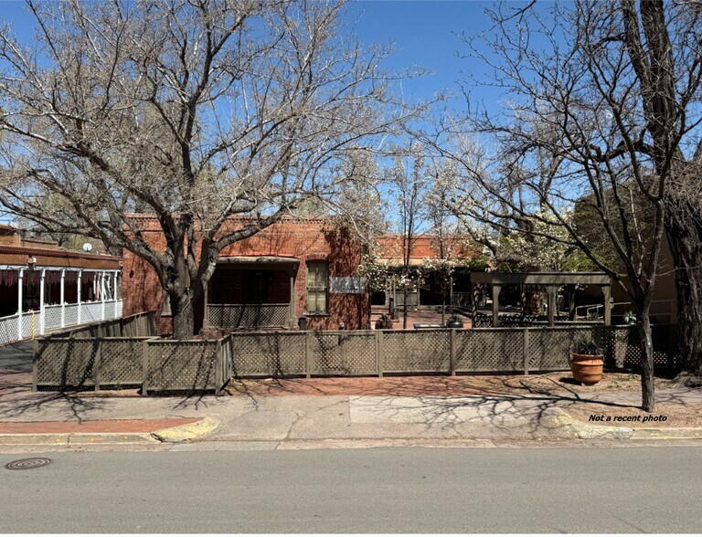 223 & 225 Johnson St., Santa Fe, NM à louer - Photo du bâtiment - Image 1 de 7