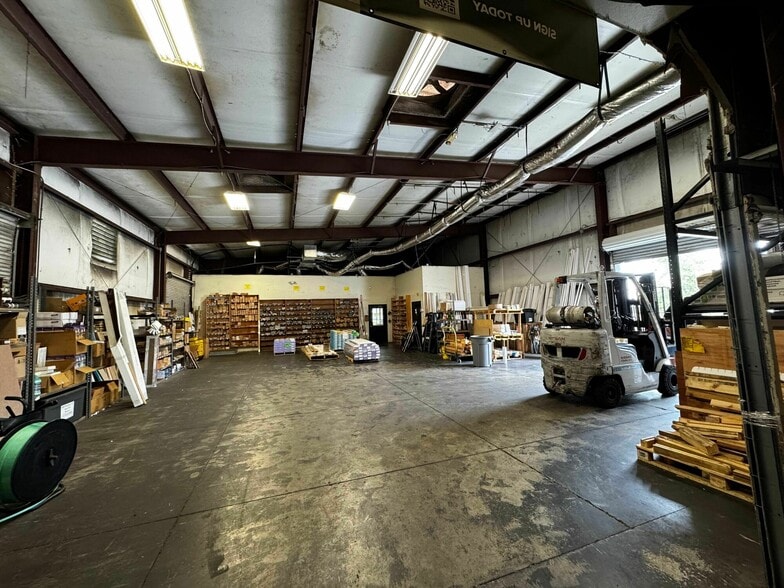 2214 N Washington Blvd, Sarasota, FL for lease - Building Photo - Image 3 of 22