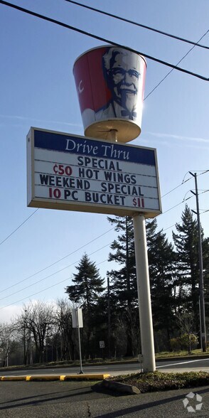 7641 SW Barbur Blvd, Portland, OR à louer - Photo du bâtiment - Image 3 de 3