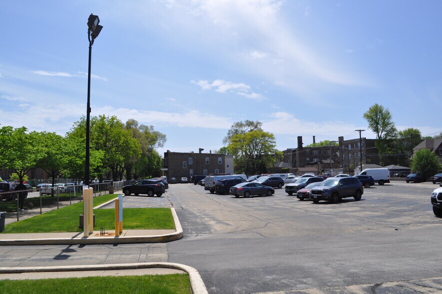 5015-5025 N Paulina St, Chicago, IL à louer - Photo du bâtiment - Image 2 de 3