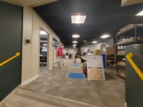 2828 N Clark St, Chicago, IL for lease Interior Photo- Image 2 of 13