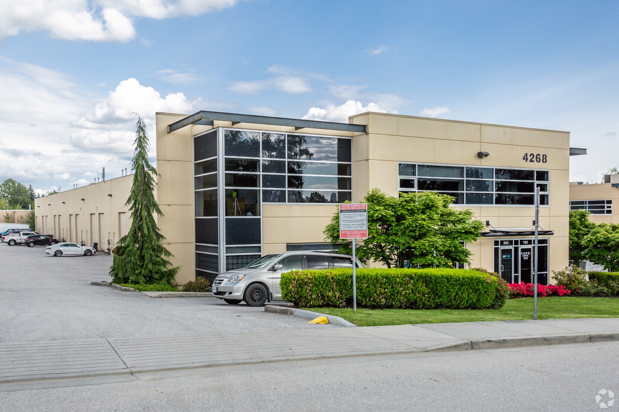 4268 Lozells Ave, Burnaby, BC à vendre Photo principale- Image 1 de 1