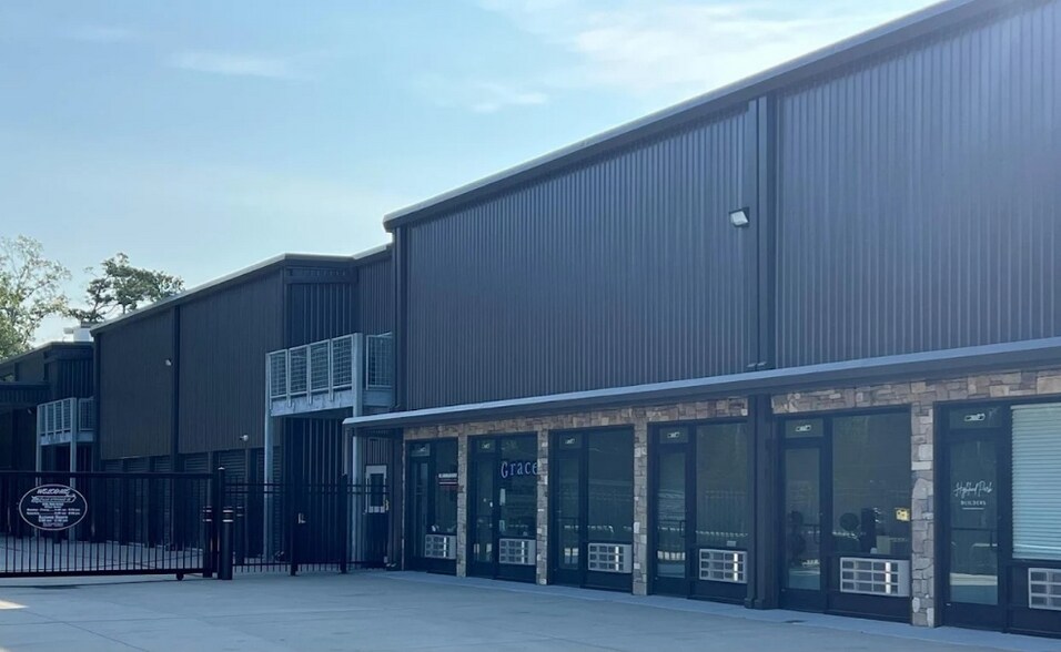 1150 McCaleb Rd, Montgomery, TX à louer - Photo du bâtiment - Image 2 de 2