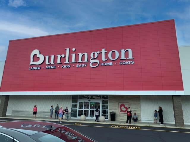 600 South St W, Raynham, MA à louer - Photo du bâtiment - Image 2 de 6