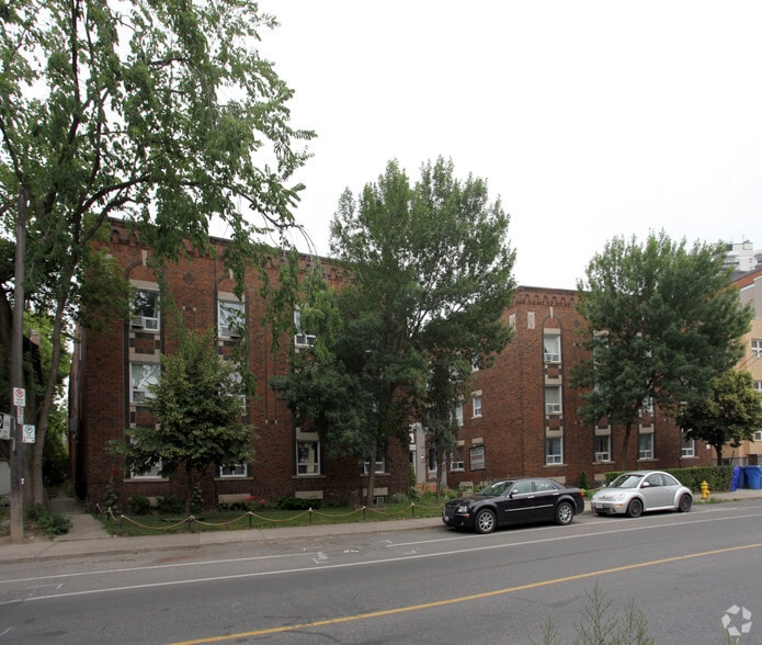 205 Vaughan Rd, Toronto, ON à vendre - Photo du bâtiment - Image 2 de 2