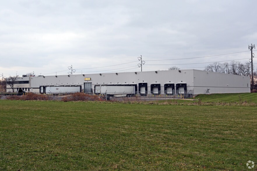 3501 Island Ave, Philadelphia, PA à louer - Photo du bâtiment - Image 3 de 4