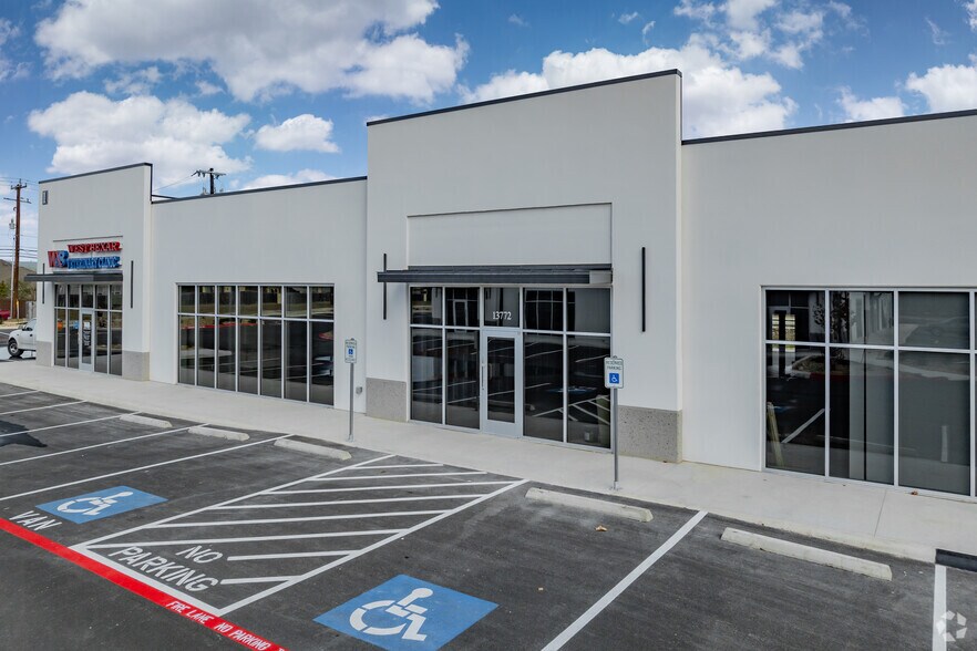 Old FM Hwy 471 & Sawmill Grade, San Antonio, TX à louer - Photo du bâtiment - Image 2 de 19