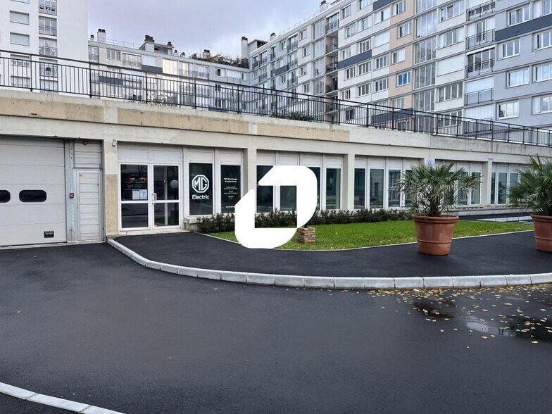 Industrial in Montrouge for lease - Building Photo - Image 1 of 7