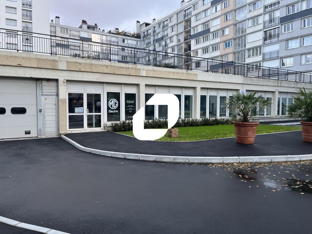Industrial in Montrouge for lease Building Photo- Image 1 of 8