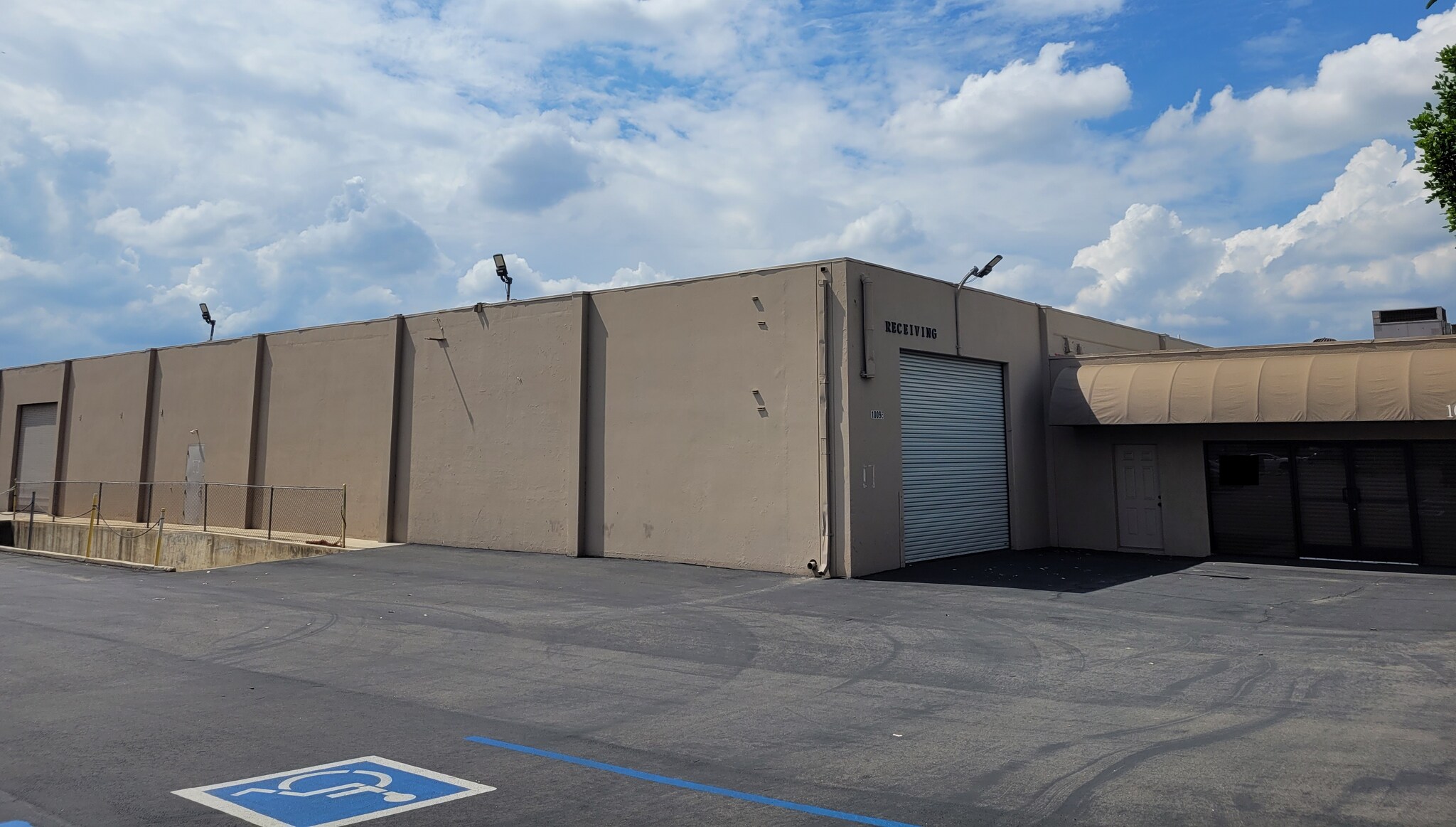 1009-1033 Brooks St, Ontario, CA for lease Building Photo- Image 1 of 18