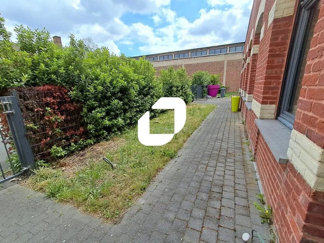 Office in Roubaix for lease Building Photo- Image 1 of 11