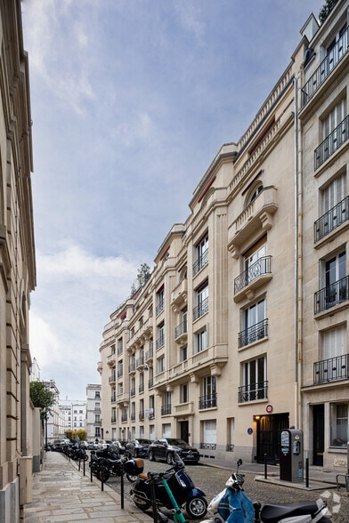 2 Rue Lord Byron, Paris for sale - Building Photo - Image 3 of 5