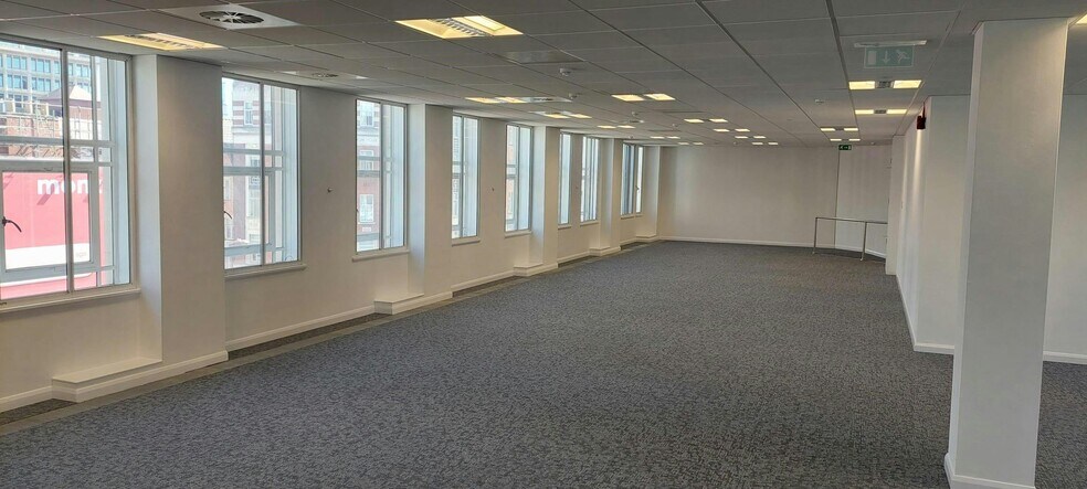67 Newhall St, Birmingham à louer - Photo du bâtiment - Image 2 de 8