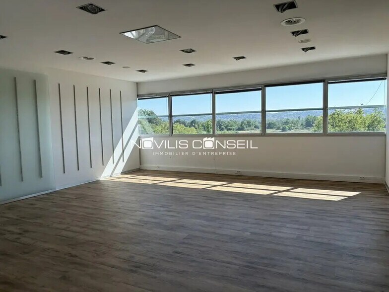 Office in Labège for lease - Interior Photo - Image 2 of 7