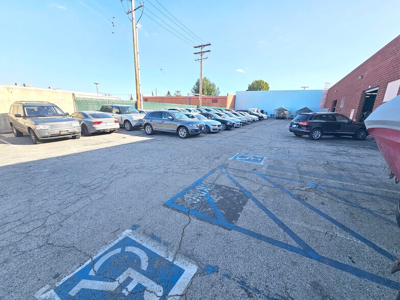 2420-2424 Ontario St, Burbank, CA à louer - Photo du bâtiment - Image 3 de 13
