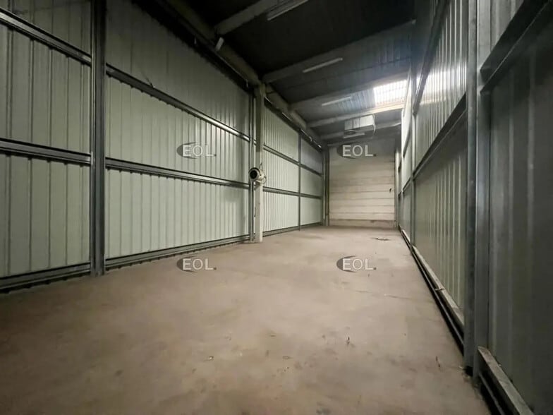 Flex in Aulnay-sous-Bois for lease - Interior Photo - Image 1 of 6