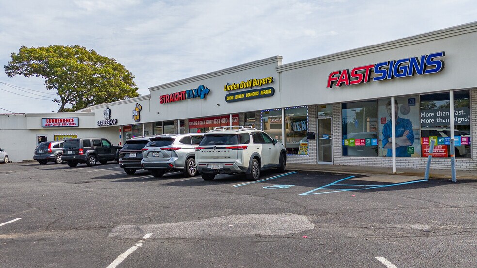 180-196 W Sunrise Hwy, Lindenhurst, NY à vendre - Photo du bâtiment - Image 2 de 6