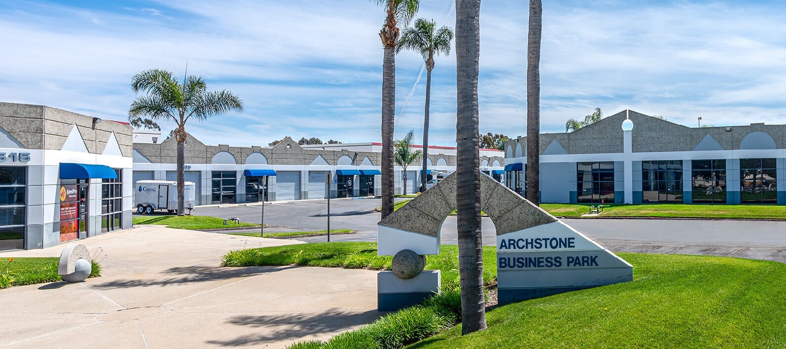 8545 Arjons Dr, San Diego, CA à louer Photo du bâtiment- Image 1 de 13