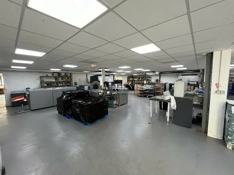 Bureau dans Neuilly-Plaisance à louer - Photo intérieure - Image 3 de 12