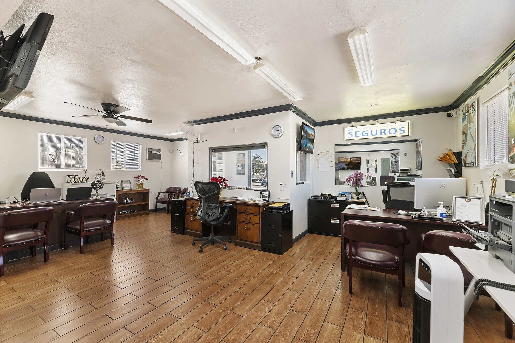 16870 Merrill Ave, Fontana, CA à vendre Photo intérieure- Image 1 de 1