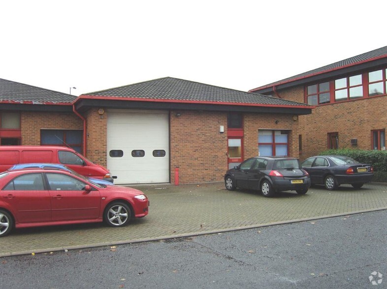 Berkshire Dr, Thatcham for lease - Building Photo - Image 2 of 2