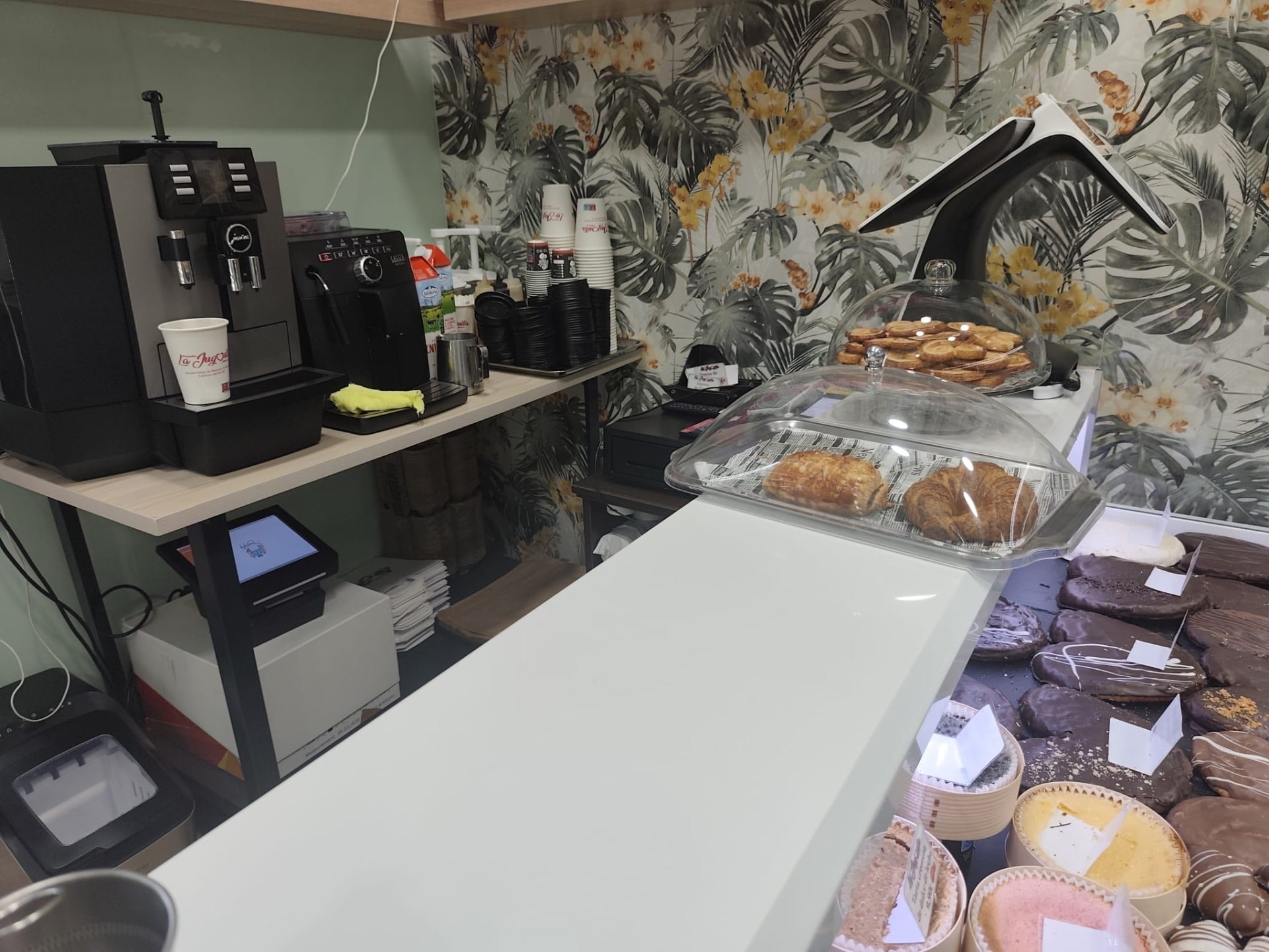 Retail in Madrid, Madrid for lease Interior Photo- Image 1 of 2