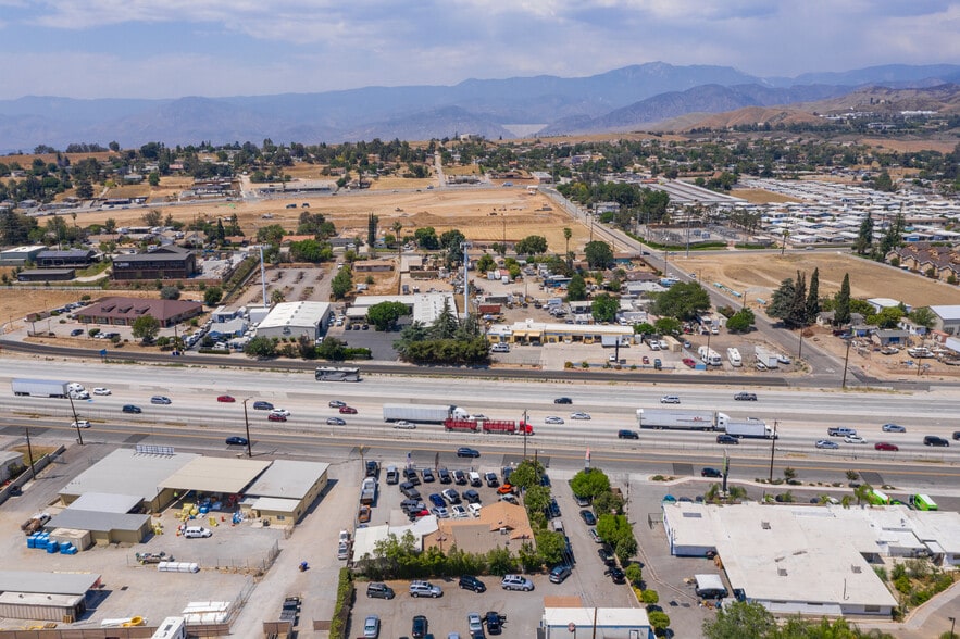 31631 Outer Highway 10, Redlands, CA for lease - Aerial - Image 3 of 15