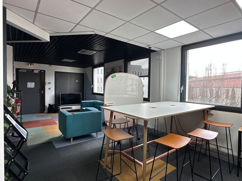 Bureau dans Lyon à louer Photo intérieure- Image 1 de 8