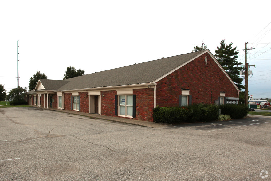 10835-10845 Bluegrass Pky, Louisville, KY à vendre - Photo principale - Image 1 de 1