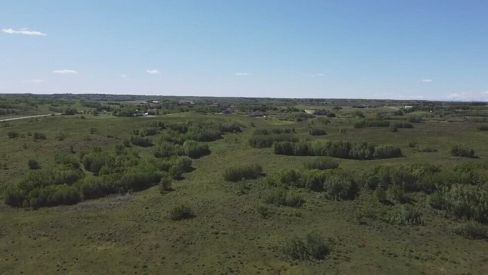 Lochend Rd, Rocky View No 44, AB à vendre - Vidéo sur l’inscription commerciale - Image 1 de 16