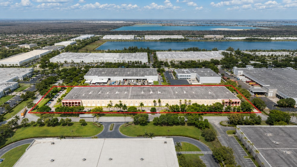 9330-9340 NW 110th Ave, Miami, FL for lease - Building Photo - Image 2 of 20