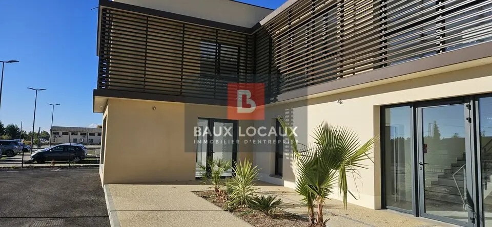 Office in Carpentras for lease - Building Photo - Image 3 of 5